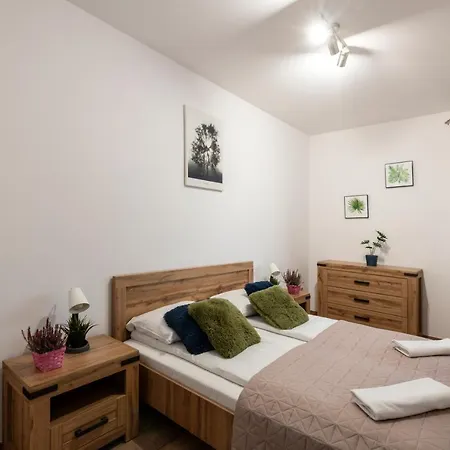 Shortstaypoland Marywilska Lägenhet *