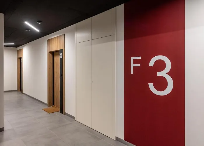 Shortstaypoland Marywilska * ワルシャワ