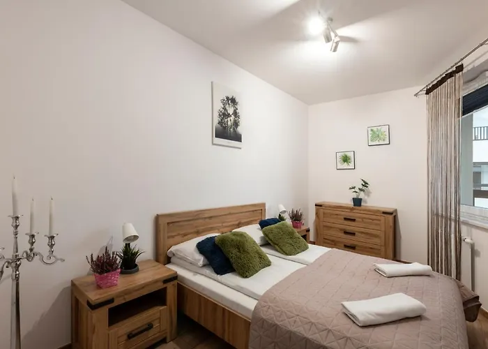 Shortstaypoland Marywilska Apartman *